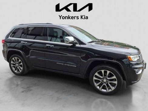 Used 2017 Jeep Grand Cherokee Overland AWD/4WD image 5
