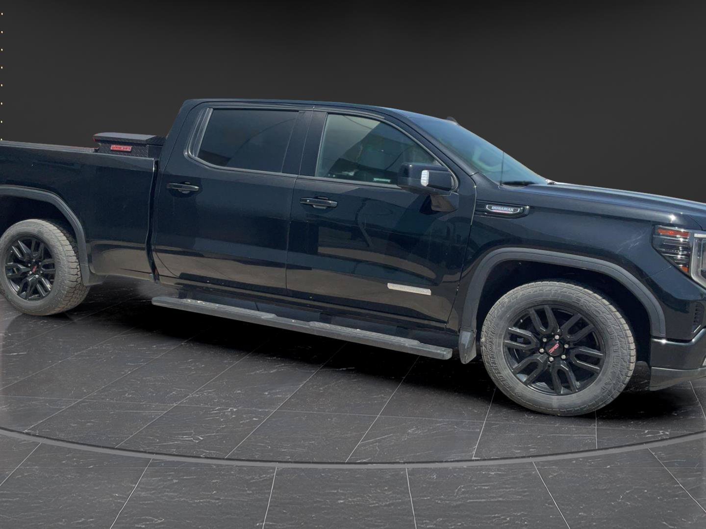Used 2022 GMC Sierra 1500 Elevation w/ Elevation Premium Package AWD/4WD image 4