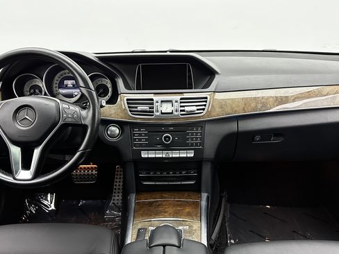 Used 2016 Mercedes-Benz E 350 Sedan w/ Premium Package image 28