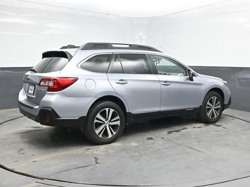 Used 2019 Subaru Outback 2.5i Limited AWD/4WD image 8