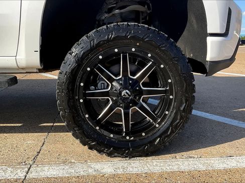 Used 2019 Chevrolet Silverado 1500 Custom w/ Custom Convenience Package image 8