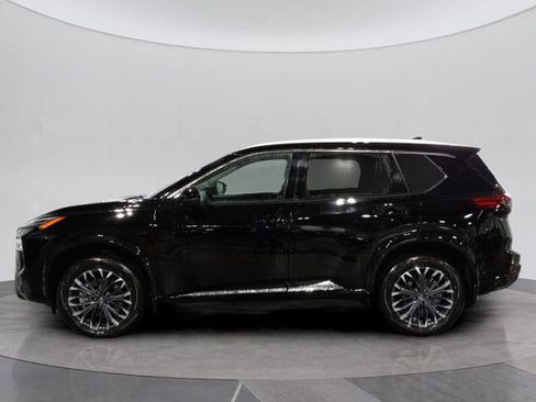 Used 2025 Nissan Rogue Platinum w/ Tech Package AWD/4WD image 2