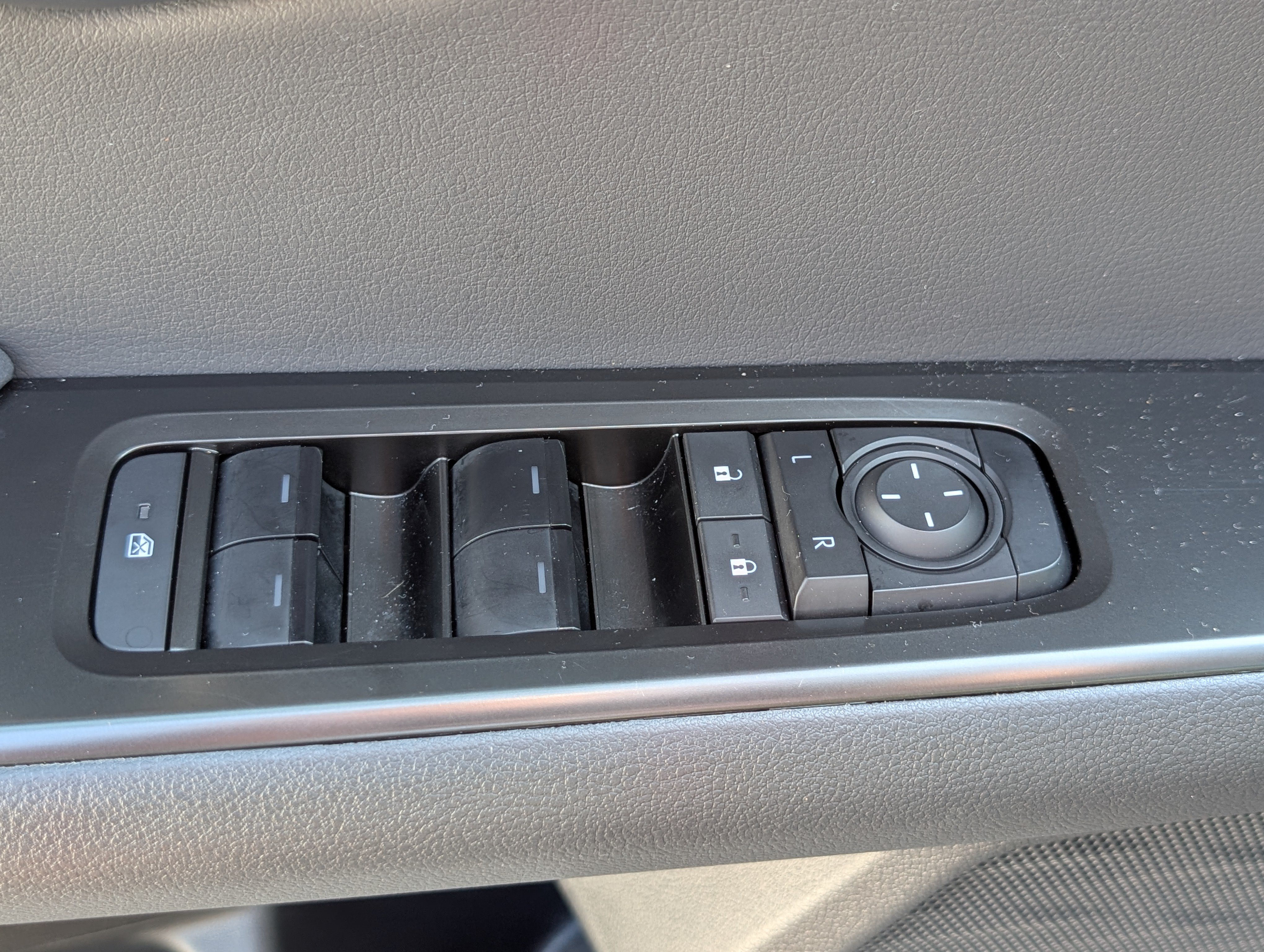 Used 2025 Lexus UX 300h AWD w/ Cold Area Package image 20