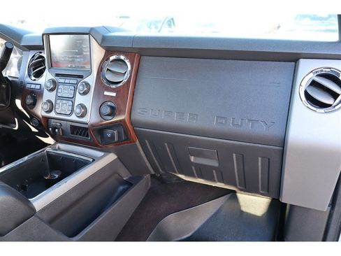 Used 2014 Ford F250 Lariat w/ Chrome Package image 17
