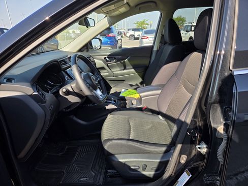Used 2019 Nissan Rogue SV w/ Premium Package AWD/4WD image 7