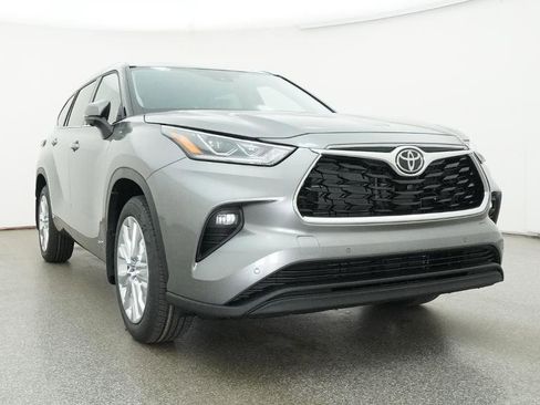 New 2026 Toyota Highlander Limited AWD/4WD image 33