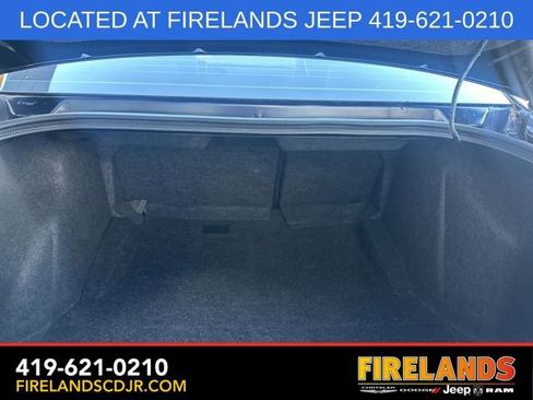 Used 2014 Dodge Challenger R/T image 12