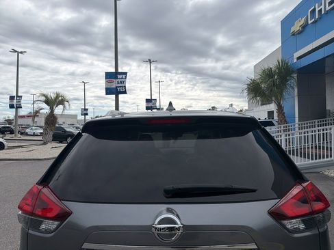 Used 2018 Nissan Rogue SL w/ Premium Package image 8