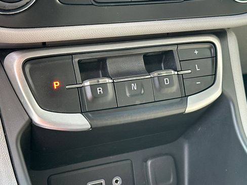 Used 2022 GMC Terrain SLE w/ Driver Convenience Package image 31