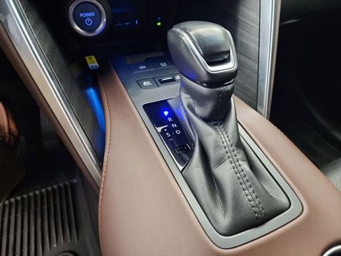 Used 2021 Toyota Venza XLE w/ Softex Package image 21