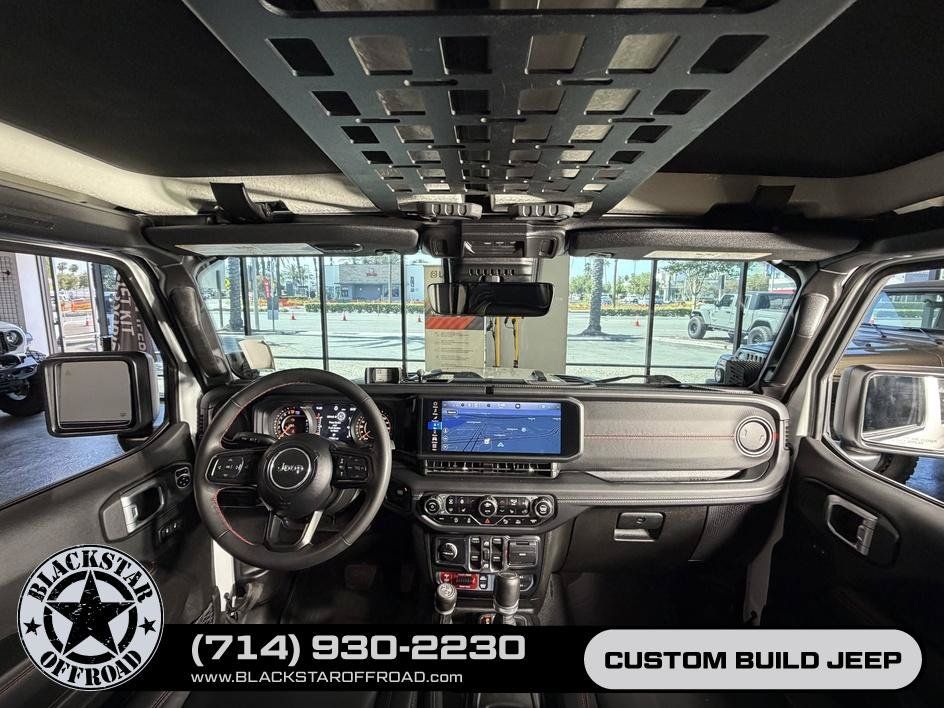 Used 2024 Jeep Gladiator Rubicon AWD/4WD image 24