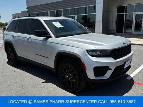 Used 2024 Jeep Grand Cherokee Altitude RWD image 3
