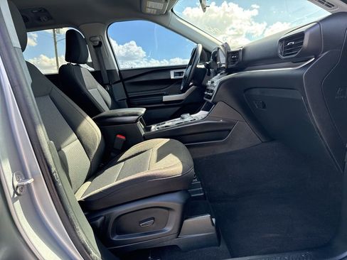 Used 2024 Ford Explorer XLT image 10