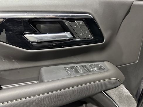 New 2026 Chevrolet Suburban Premier w/ Sun And Tow Package image 6