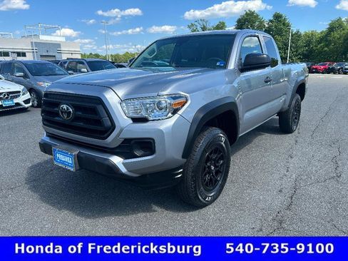 Used 2020 Toyota Tacoma SR w/ SX Package AWD/4WD image 2