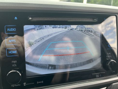 Used 2019 Toyota Tacoma TRD Off-Road AWD/4WD image 31