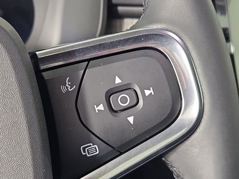 Certified 2024 Volvo XC40 B5 Core image 21