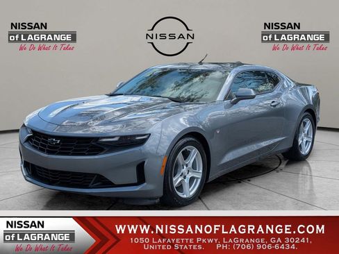 Used 2022 Chevrolet Camaro LT RWD image 1