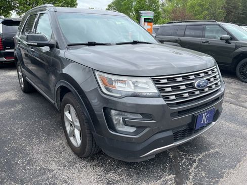 Used 2016 Ford Explorer XLT w/ Equipment Group 202A image 1