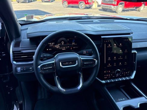 Used 2025 GMC Acadia Elevation image 19