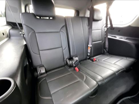 Used 2019 Chevrolet Suburban LT w/ Luxury Package image 27
