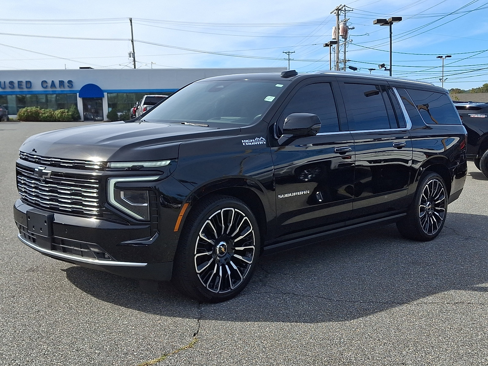 Certified 2025 Chevrolet Suburban High Country AWD/4WD image 3