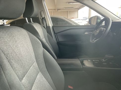 Used 2024 Nissan Rogue SV image 13