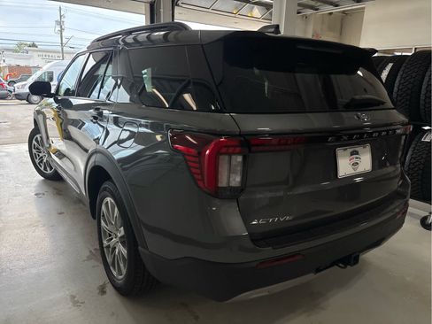 New 2026 Ford Explorer Active w/ Active Comfort Package AWD/4WD image 5
