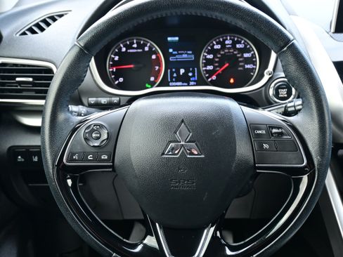 Used 2020 Mitsubishi Eclipse Cross SE image 17