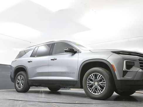 Used 2024 Chevrolet Traverse LT AWD/4WD image 55