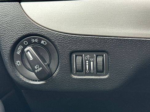 Used 2019 Dodge Grand Caravan GT FWD image 30