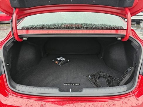 Used 2025 Hyundai Elantra SEL image 15