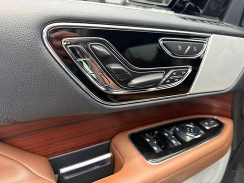 Certified 2023 Lincoln Navigator Reserve AWD/4WD image 11