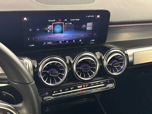 Used 2022 Mercedes-Benz GLB 250 4MATIC image 12