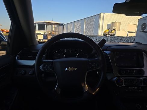 Used 2015 Chevrolet Tahoe LTZ image 2