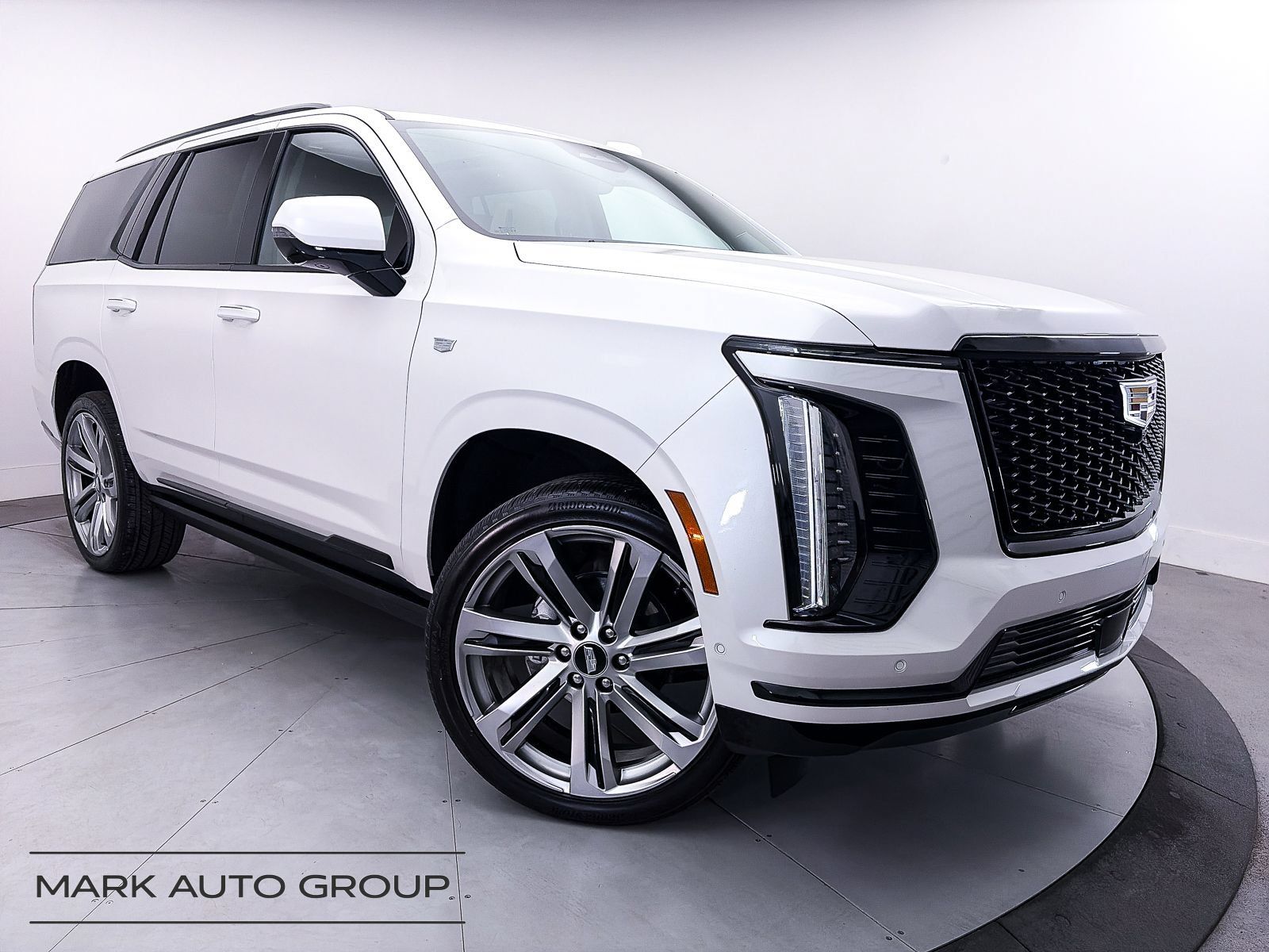 Used 2025 Cadillac Escalade Sport Platinum AWD/4WD image 1