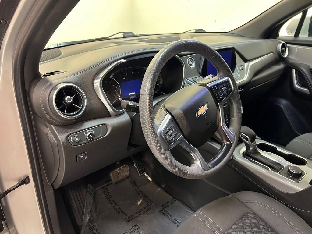 Used 2021 Chevrolet Blazer LT FWD image 17