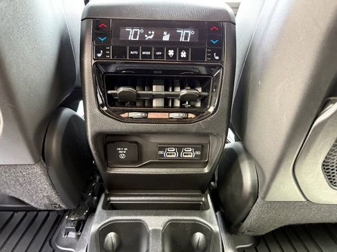 Used 2022 Jeep Grand Cherokee L Overland w/ Advanced Protech Group III AWD/4WD image 30