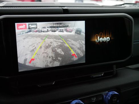 Used 2024 Jeep Wrangler High Altitude image 31