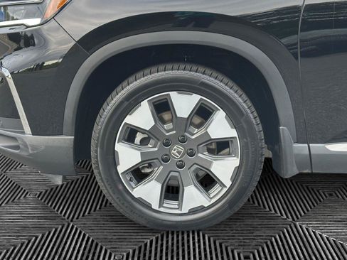 Certified 2025 Honda Pilot Elite image 9