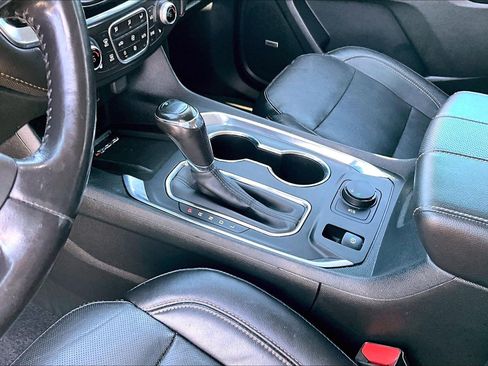 Used 2018 Chevrolet Traverse Premier FWD image 13