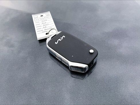 Used 2025 Kia Soul LX image 13