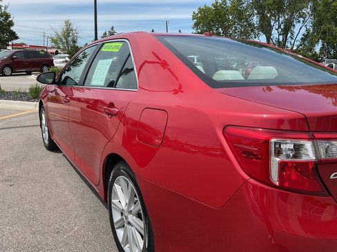 Used 2012 Toyota Camry XLE w/ Convenience Pkg FWD image 5