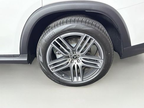 New 2026 Mercedes-Benz GLS 450 4MATIC image 35