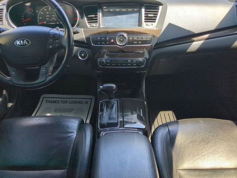 Used 2014 Kia Cadenza Premium w/ Technology Package FWD image 13