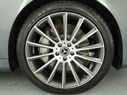 Used 2017 Mercedes-Benz S 550 Sedan w/ Sport Package w/ Sport Package image 76