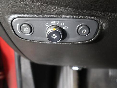 Used 2020 Chevrolet Equinox LT image 32