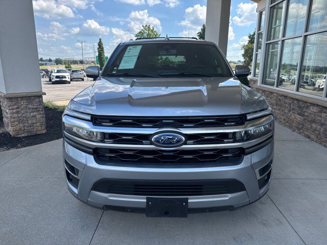 Used 2024 Ford Expedition Limited AWD/4WD image 3