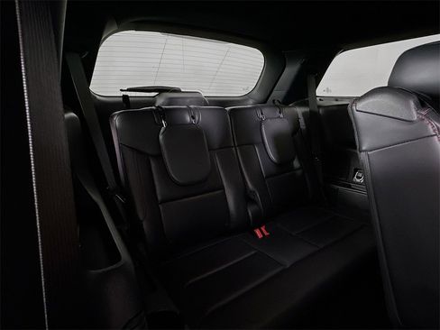 Used 2025 Ford Explorer ST-Line w/ ST-Line Street Pack image 28