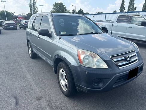 Used 2005 Honda CR-V LX image 2